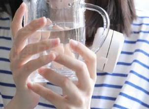 今天在www.51.com观看那些八卦，心里只能默默叹气，真有意思吗？