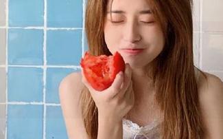 在51黑料网盯着网页，我Tim的思绪如同大海翻腾，感谢上天给我这个线索！