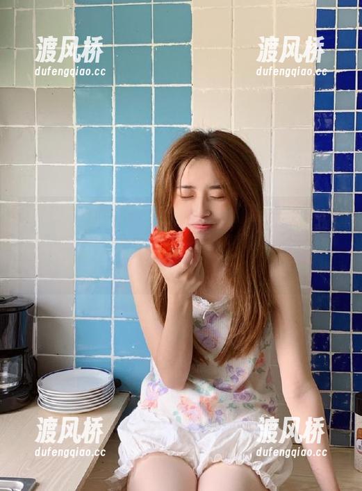 51黑料网 在51黑料网盯着网页,我Tim的思绪如同大海翻腾,感谢上天给我这个线索!