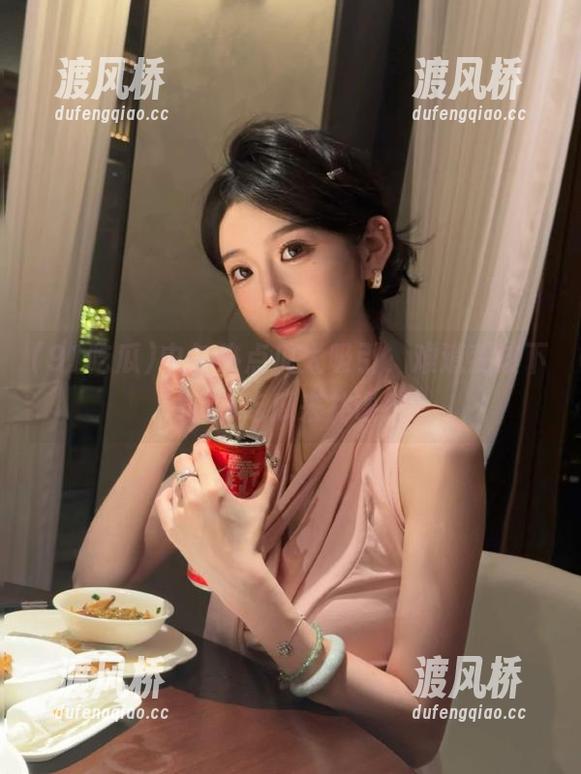 91吃瓜 中午热点瓜太吸引,难道我该下载91吃瓜来补课?