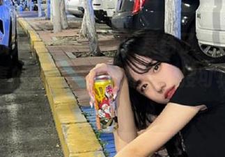 91吃瓜在线，集结了一批在外面无所事事的灵魂，在线盯着热搜可真刺激啊！