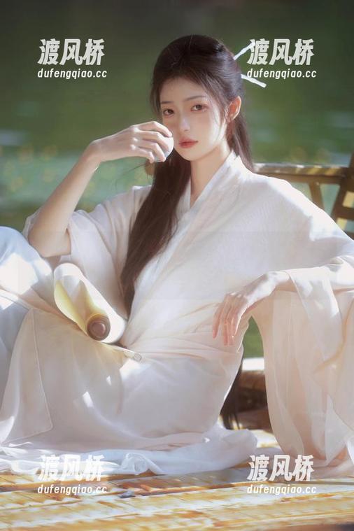 cgw cgw苹果版:今天又在瓜田里追踪八卦了?会不会被品牌粉撞见?