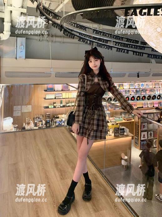 再看“黑料社”的新线路，越久越觉得这就像是一场无限的八卦派对。