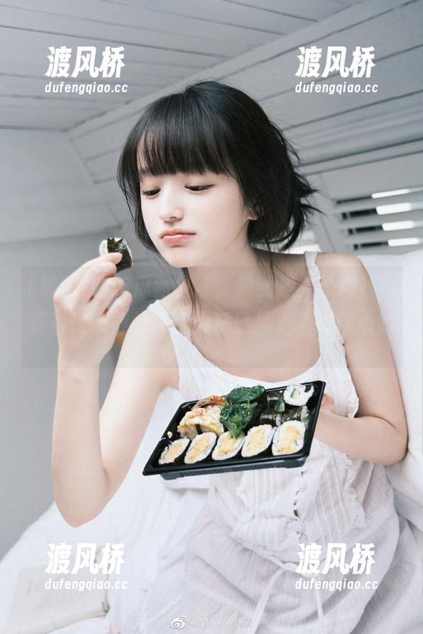 吃瓜新日常，果然是“黑料社”资源更新得快，水果派已经走入绝佳心情。