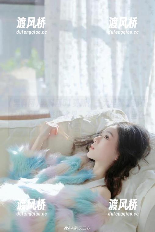 黑料网51更新！一大早就看到某位小天鹅掉进热水里，不吃瓜的我心里在下雪。