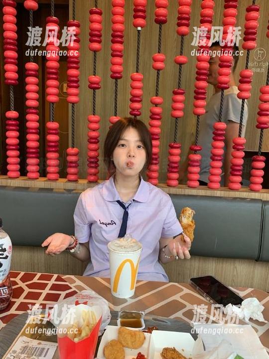黑料网的每条八卦“线路”，都像开车转弯，停不下来！