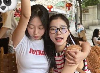 免费黑料独家上线，“黑料网站”又要开撕了，坐稳了，我的心已经在路上飞了。