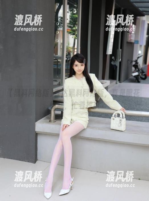 黑料网络版 直达黑料网络版,真是眼花缭乱,忙着找瓜